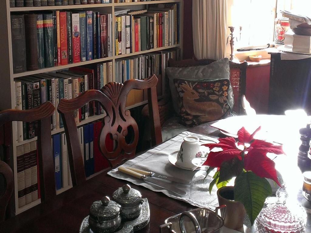Bed and Breakfast Iolanthe Лондон Экстерьер фото